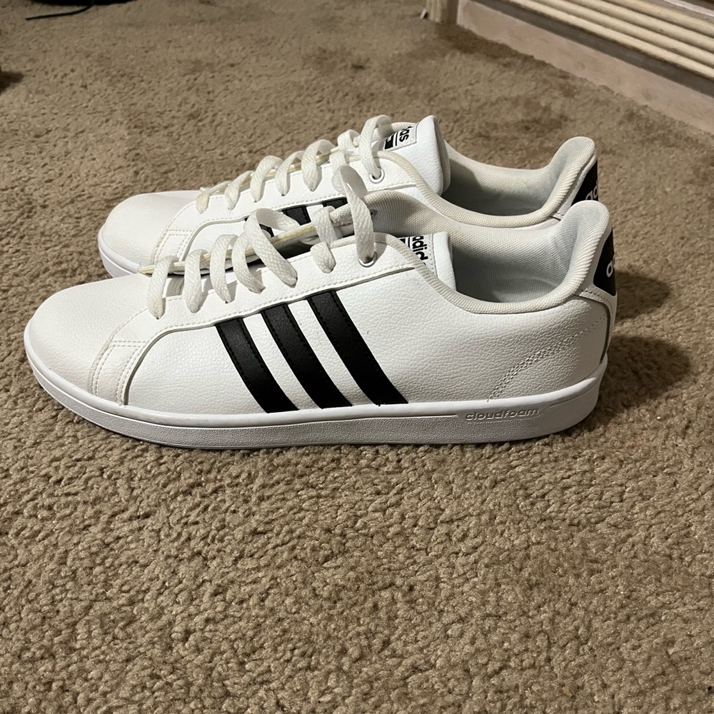 Adidas Sneakers